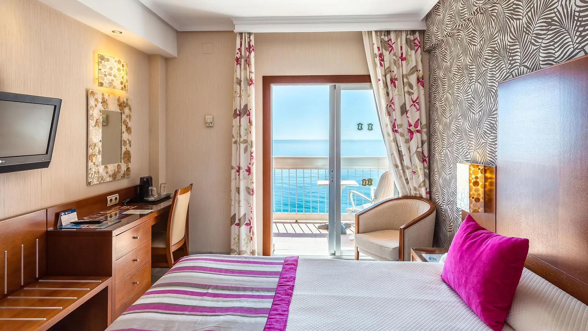 Hotel Balcon De Europa Nerja 4*,